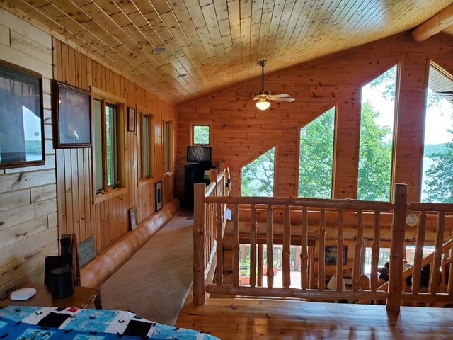 Hand-Crafted Log Cabin on Little Mantrap Lake